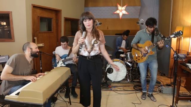 We Are The Champions - Queen - FUNK cover ft. Sarah Dugas смотреть онлайн
