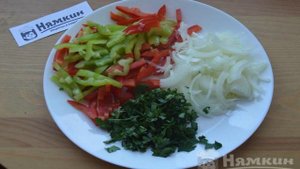 Хе из куриной грудки с овощами