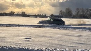 Audi C4 2.5 TDI QUATTRO IN DEEP SNOW, глубокий снег, dziļš sniegs