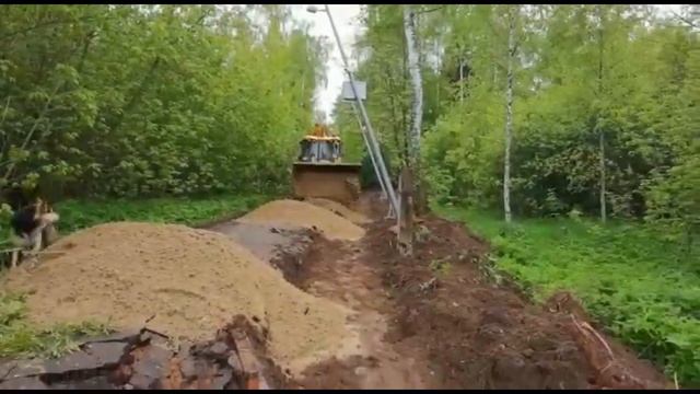 В Верхнем Комитетском лесу прокладывают дороги! Жители возмущены действиями А. Ходырева. г. Королёв смотреть онлайн