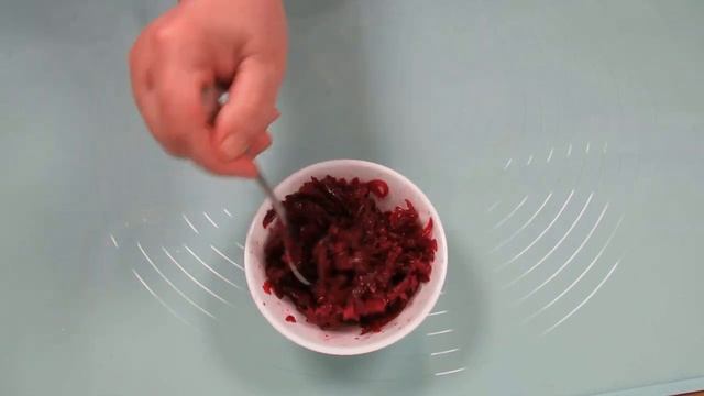 Салат из свеклы с жареными помидорами и луком смотреть онлайн