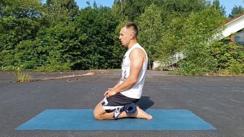 АСАНА от подагры и ревматических болей в КОЛЕНЯХ | #вирасана #позагероя