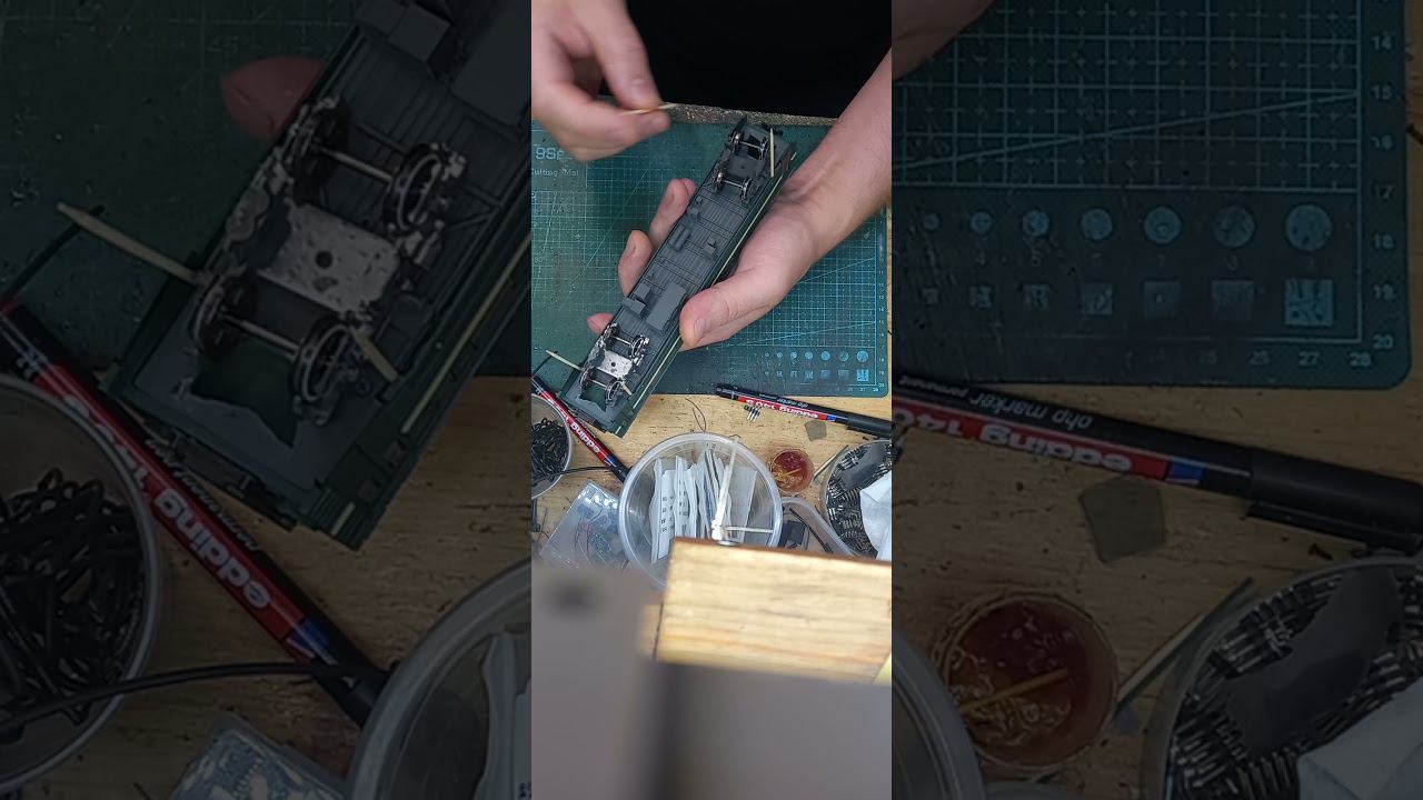 Разборка и сборка вагона модели электропоезда смотреть онлайн