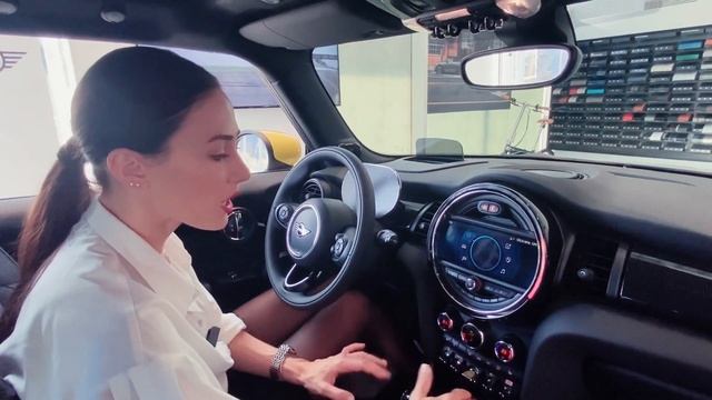 Обзор на Mini Cooper SE- электрический МИНИ КУПЕР 2020 года с движком от БМВ, спортивный электрокар смотреть онлайн