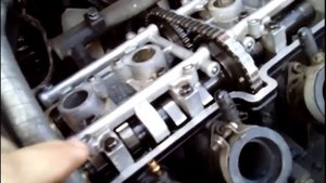 Регулировка зазоров клапанов на мотоцикле на примере Kawasaki ZZR 400.