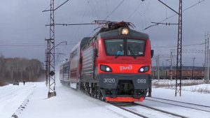 ЭП20-069 с опытным поездом Тверь — Иркутск