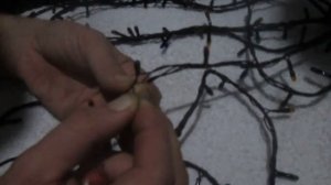 Как найти перегоревшую лампочку на гирлянде