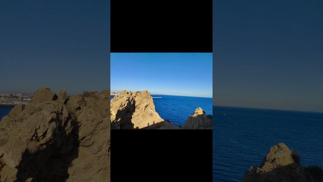 Средиземное море. Побережье Испании. Горы Испании. #средиземноеморе #море #берег #горы #испания