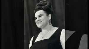 Людмила Зыкина. Стою под тополем.