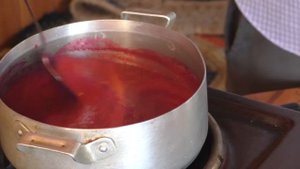 Кисло-сладкий соус из чёрной смородины