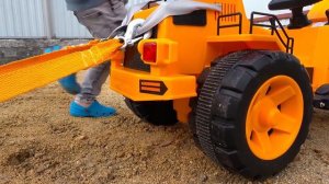 Сеня и Папа убегают от Динозавров. Веселые истории про Сеню и Папу