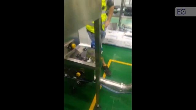 Высокоскоростная машина для изготовления крышек методом компрессионного формования CCM-JP48E смотреть онлайн