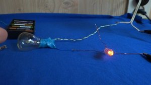 ? ДВОЙНОЙ ФОТОЭФФЕКТ ☢️ ОБЫЧНОЙ НЕОНОВОЙ ЛАМПОЧКИ