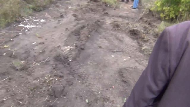 "Мэр" Сабов ворует аэродромные плиты в день города Василькова! смотреть онлайн