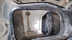 Очистка дренажа слива люка на Range Rover Sport 2007