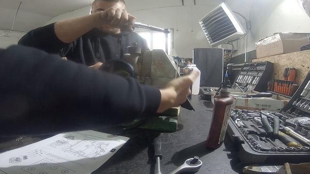 Składanie silnik remont POLARIS Sportsman 800 część 2 moment dokręcenia karter смотреть онлайн