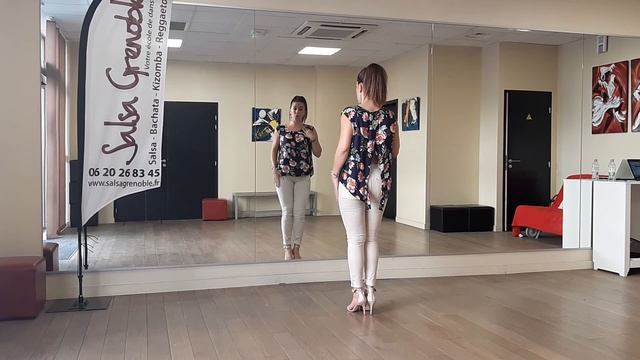 Bachata Style femme les 5 pas de base смотреть онлайн