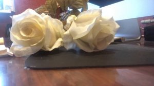 Для цветов из ткани важным является процесс накрахмаливание