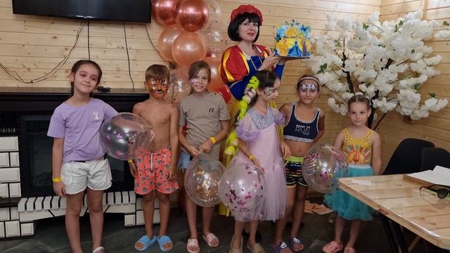 День рождения одноклашки Алины!