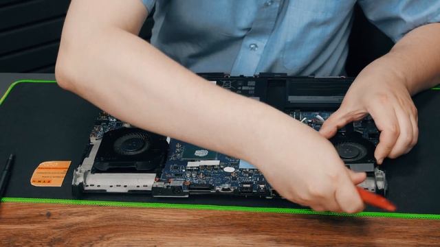 Ремонт ноутбука от пыли и времени! Как почистить ноутбук Dell Alienware 15 R3 i7 7700HQ + GTX 1060