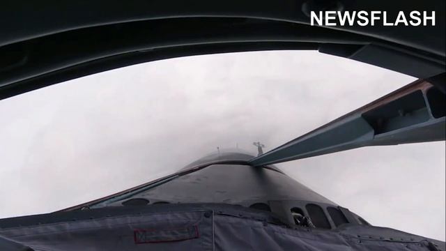 Russian Su-34 Fighter Bombers In Exercise Near Kurgan смотреть онлайн