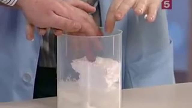 Шоу профессора Николя - Эксперимент. Как же растворить пенопласт. смотреть онлайн