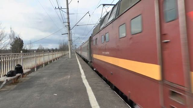 Электровозы ЧС2т-945 и ЧС2т с пассажирским смотреть онлайн