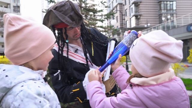 Тата и Маша играют в ПИРАТОВ и ищут КЛАД | Пиратский квест TATA TV смотреть онлайн