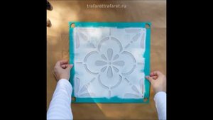 Красим плитку кафель с помощью трафарета