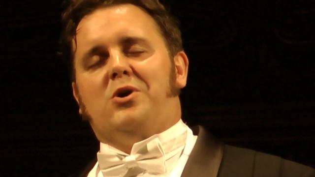 MICHAEL SPYRES Un'aura amorosa (Mozart Così fan tutte) Mic смотреть онлайн