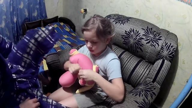 Прокалываю ушки (жесть я волновалось) :) смотреть всем смотреть онлайн