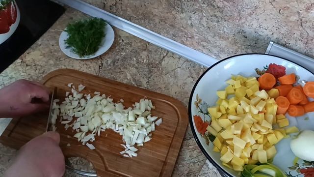 Взял три вида рыбы Толстолоб, Карп, Сазан и приготовил вкуснейшую УХУ для всей семьи. Уха рецепт. смотреть онлайн