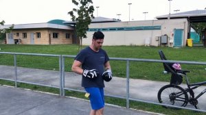 Работа с шариком на резинке бокс