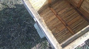 Портится камышовый улей или нет. Улей из камыша. Камышовый улей спустя 4 года на улице