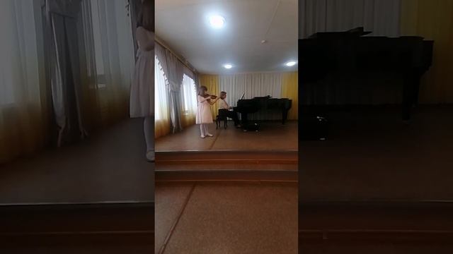 Мищенко Ксения 8лет. Ниязи "Колыбельная" ; Гречанинов "Весельчак".