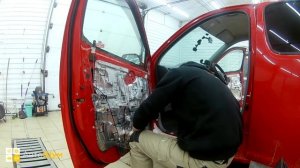 Шумоизоляция дверей Toyota Funcargo. Уровень Комфорт. АвтоШум.