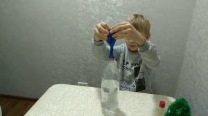 Эксперименты#9.Надуть воздушный шарик, не дуя.