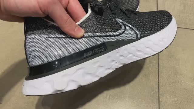 Nike React Infinity Run Flyknit Black White CD4371-012 смотреть онлайн