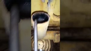 Очистка канализации с помощью средства Mr. Muscle