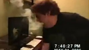 Испугался и разбил компьютер (задом наперед)