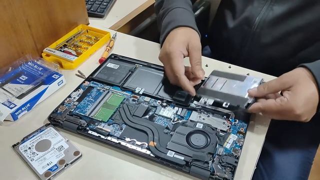 How to Exchange Hard Disk Drive with SSD || Replace HDD with SSD || Dell Latitude 3420 Laptop PC смотреть онлайн