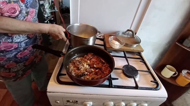 Щи из квашеной капусты.