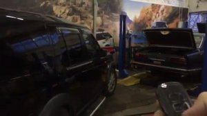 Активация функции автоматического складывания зеркал на Ленд Ровер