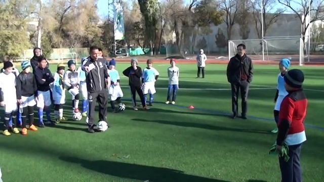 Открытая тренировка тренеров ФК "Аякс" в Алматы смотреть онлайн