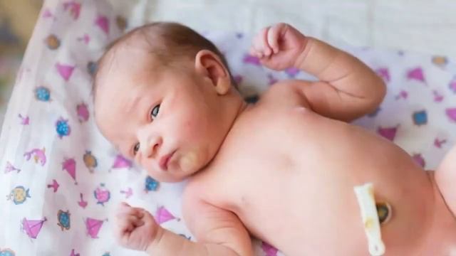 ПУПОВИНА ПОСЛЕ РОДОВ | Что делают с пупком в роддоме смотреть онлайн