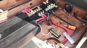 Подключение вольтметра рядом с усилителем и на расстоянии. Есть ли разница. Тест