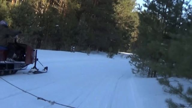 Покатушки на самодельном снегоходе по глубокому снегу. смотреть онлайн