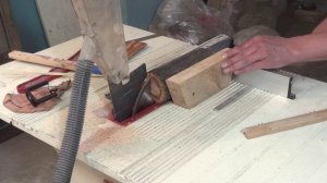 Распилил абрикосовый кругляк на циркулярке