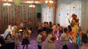 Вальс с веточками 4 и 5 группы, праздник Осени 2017г.