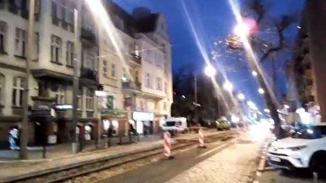 Ремонт трамвайных путей и десертное кафе STARA PACZKARNIA смотреть онлайн